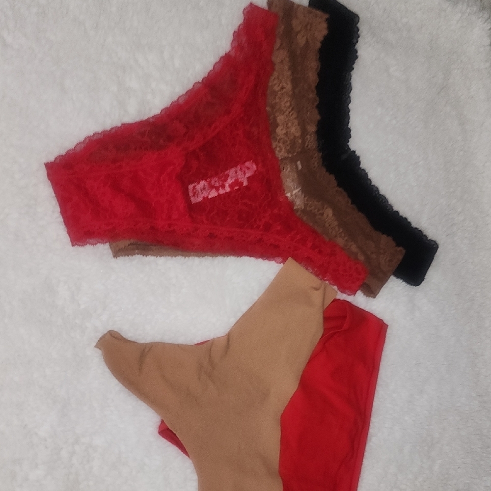 Lace and Solid Color Panty Set